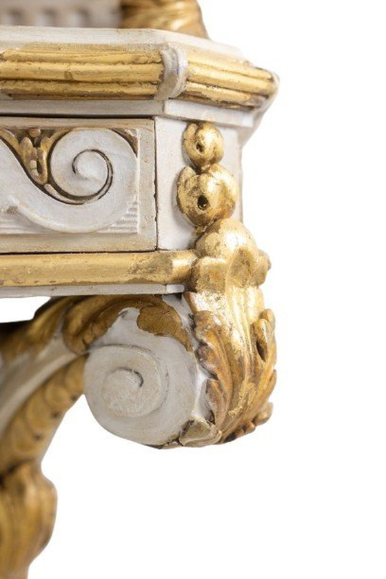 Image 1 of Console En Bois Doré Et Laqué De Style Louis Xvi. Circa 1900.