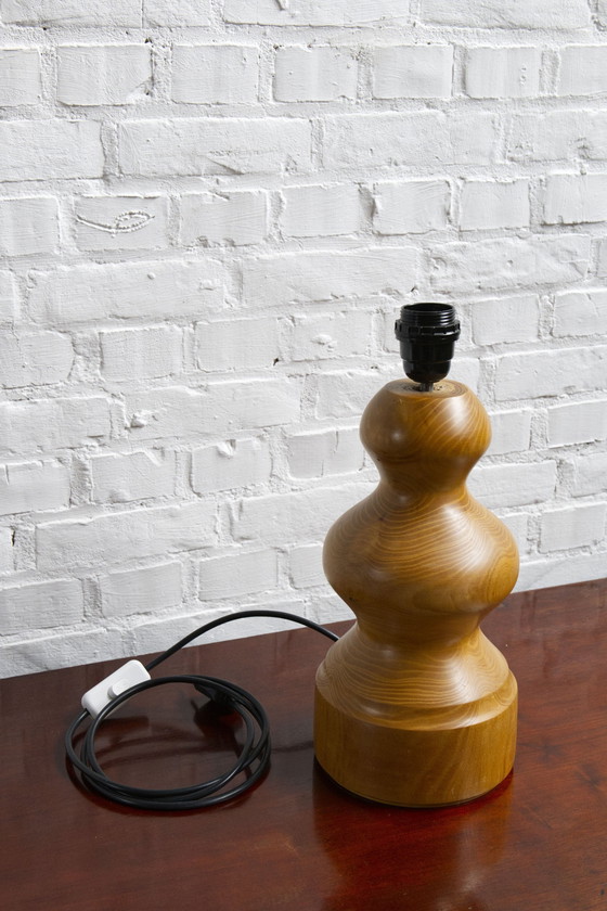 Image 1 of Lampe de table vintage en pin tourné