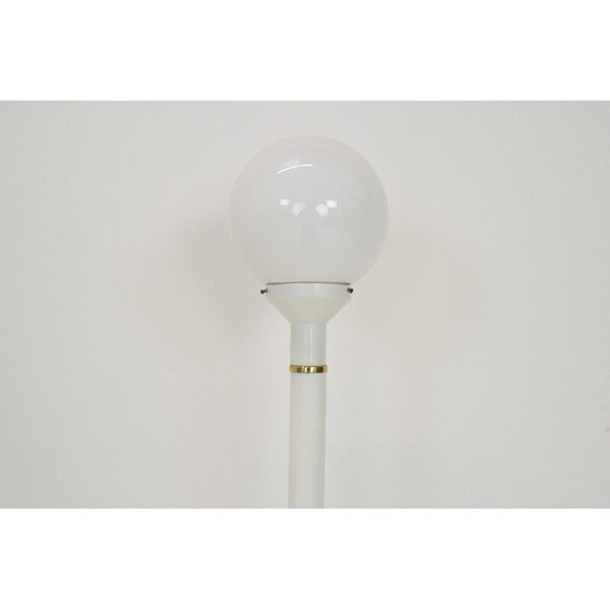 Image 1 of Lampadaire vintage en verre de lait, métal et laiton, Tchécoslovaquie, années 1970