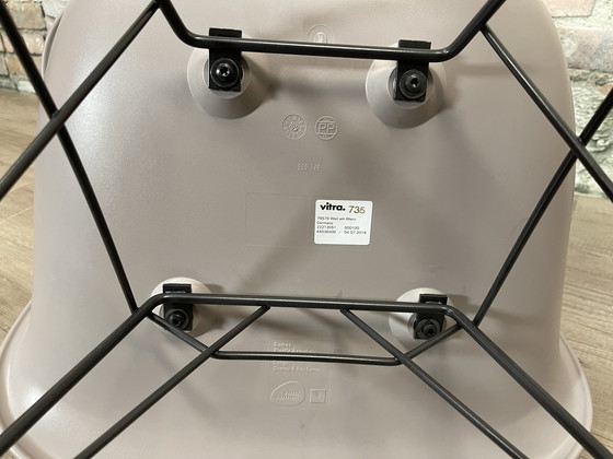 Image 1 of Vitra Rar