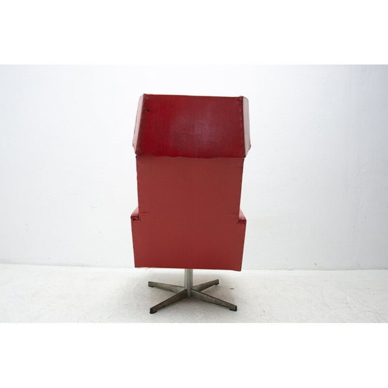 Image 1 of Paire de fauteuils pivotants rouges tchécoslovaques du milieu du siècle, 1970