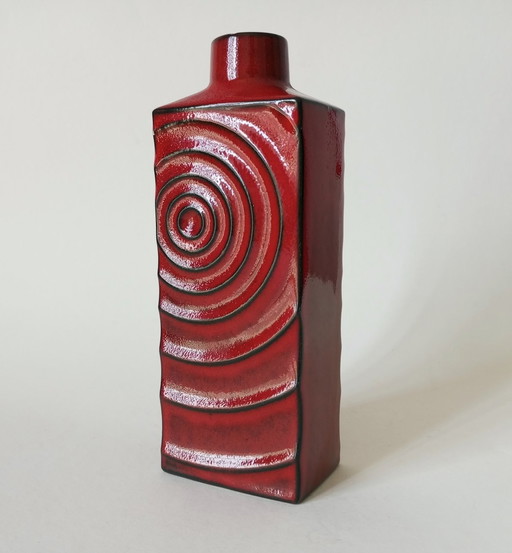 Vase "Cyclone" rouge brutaliste de Cari Zalloni pour Steuler 1970's Allemagne