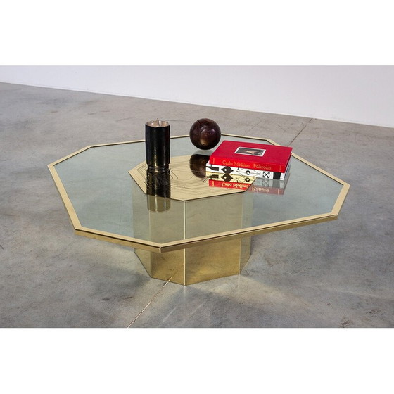 Image 1 of Table basse vintage en laiton gravé et verre fumé par Nadie Jonckers, 1980