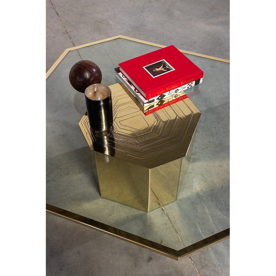 Image 1 of Table basse vintage en laiton gravé et verre fumé par Nadie Jonckers, 1980
