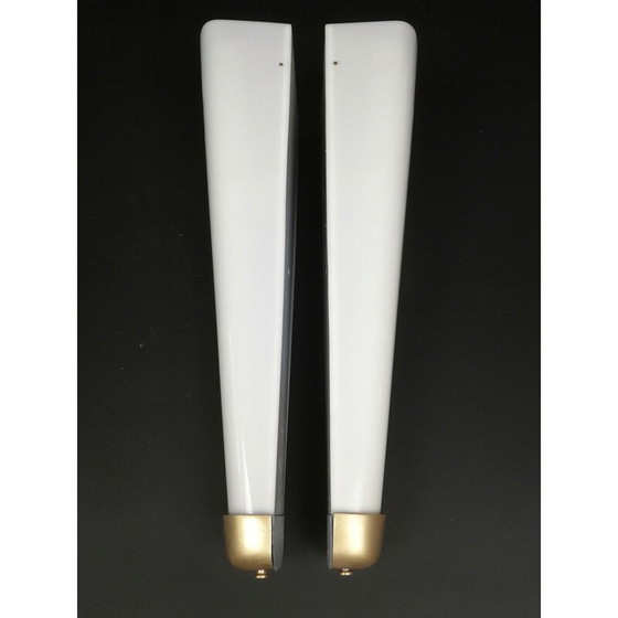 Image 1 of Paire d'appliques italiennes du milieu du siècle en verre acrylique et laiton, années 1960.