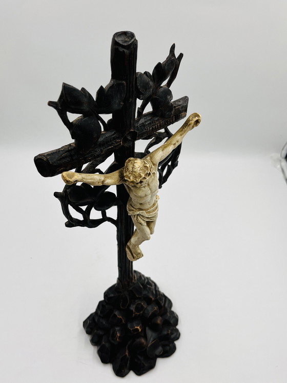 Image 1 of Crucifix Sur Pied En Bois 