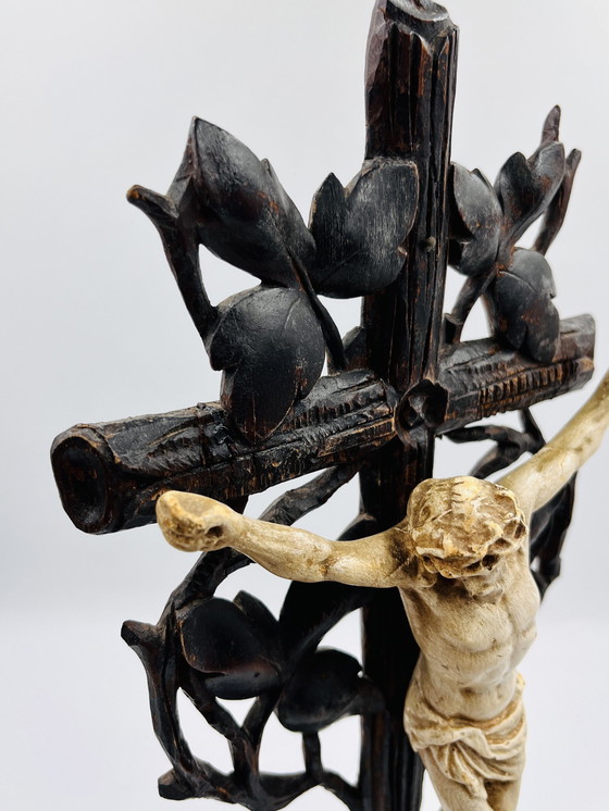 Image 1 of Crucifix Sur Pied En Bois 