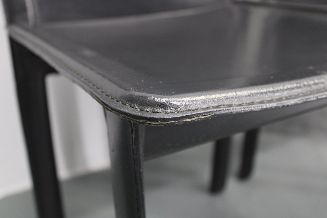 1980S Ensemble de quatre chaises de salle à manger en cuir