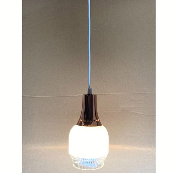 Image 1 of Lampe suspendue en cuivre et opaline moulée de l'ère spatiale, 1960S