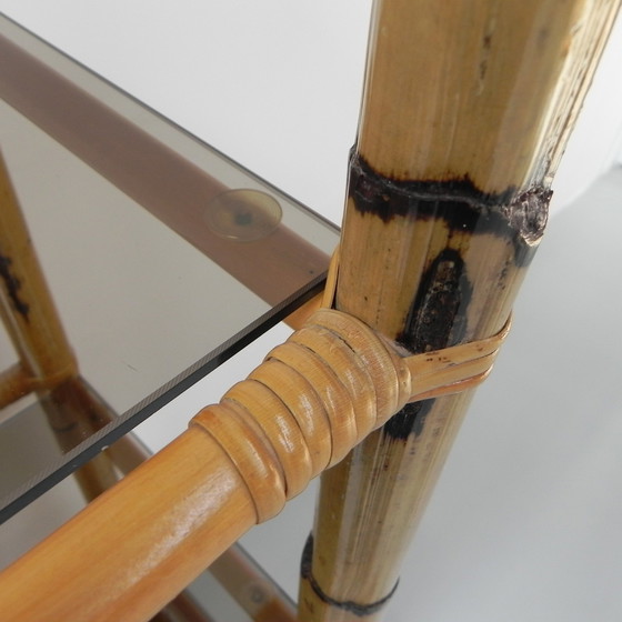 Image 1 of Vitrine en bambou avec 5 étagères en verre fumé