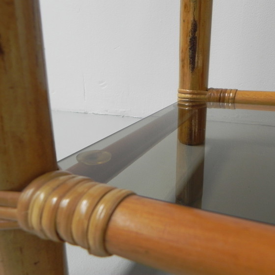 Image 1 of Vitrine en bambou avec 5 étagères en verre fumé