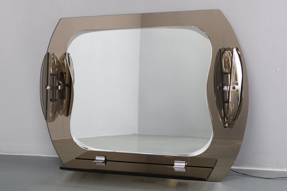 Image 1 of 1980S Fontana Arte, Grand miroir mural en verre avec lumières et étagère, Italie