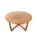 Table basse ronde vintage avec belle base fabriquée dans les années 1960