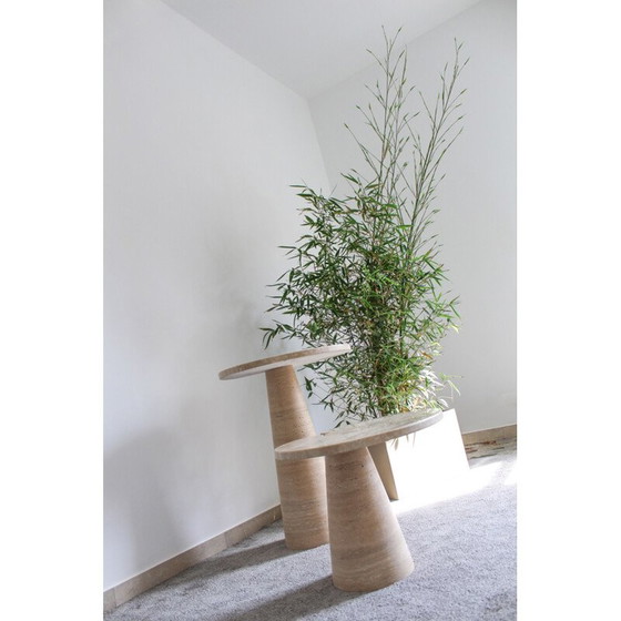 Image 1 of Paire de tables d'appoint vintage en travertin italien Style Angelo Mangiarotti, 1970