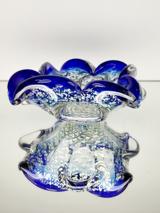 Image 1 of Bol de Murano, forme organique en verre de Murano transparent avec feuille d'or 24 carats et feuille d'argent, Italie