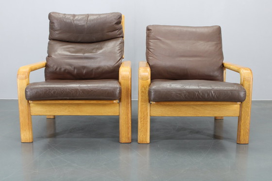Image 1 of 1970 L. Olsen & Søn Paire de fauteuils en chêne et cuir, Danemark