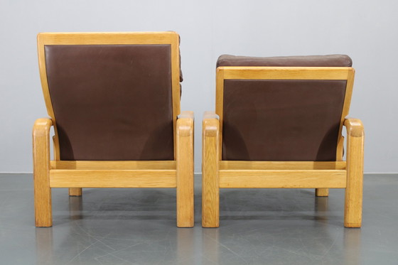 Image 1 of 1970 L. Olsen & Søn Paire de fauteuils en chêne et cuir, Danemark