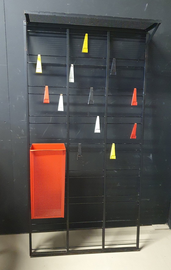 Image 1 of 1971 Vintage Pilastro Showroom Porte-manteau Porte-manteau