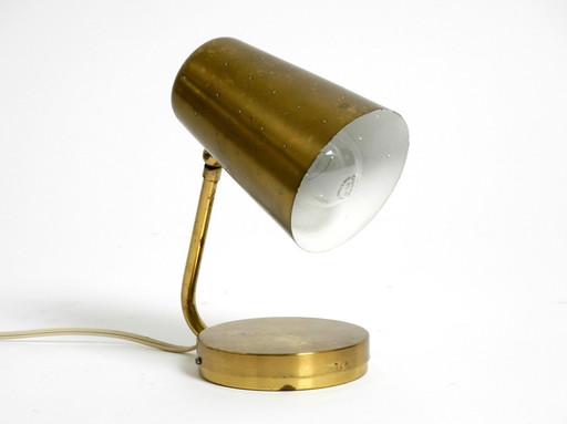 Belle, rare, grande lampe de table Mid Century Modern en laiton avec un interrupteur dans la base