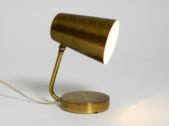 Image 1 of Magnifique, rare, grande lampe de table en laiton moderne du Mid Century avec interrupteur dans la base