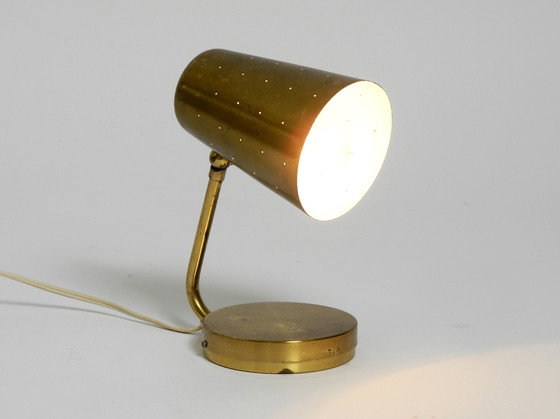 Image 1 of Magnifique, rare, grande lampe de table en laiton moderne du Mid Century avec interrupteur dans la base