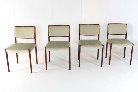 Image 1 of Ensemble de 4 chaises Niels O Möller modèle 80 en bois de rose vintage