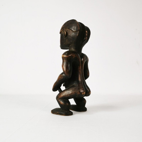 Image 1 of Figurine vintage en bois représentant un gardien de reliquaire