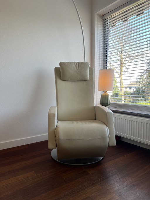 Fauteuil de relaxation moderne et élégant Rolf Benz