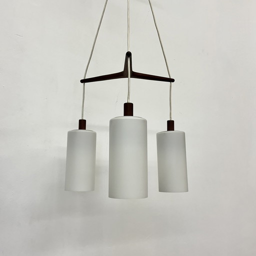 Lampe suspendue design Mid Century, teck et verre opalin, 1970S