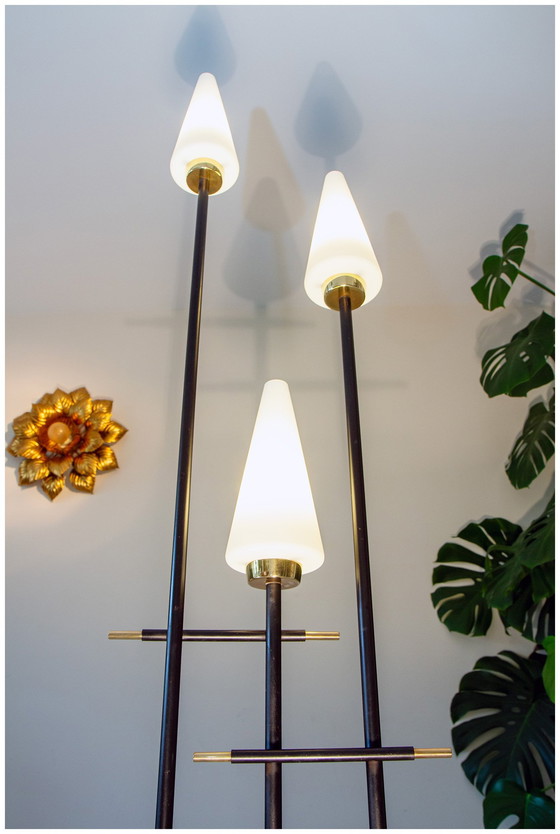 Image 1 of Lampadaire 3 Feux, Laiton Et Opaline, Édition Arlus 1950