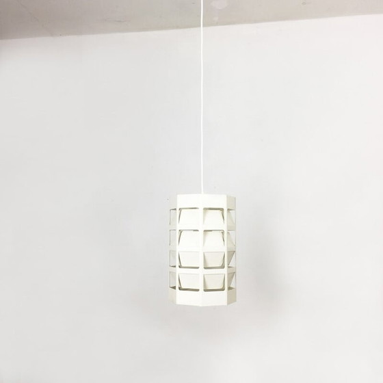 Image 1 of Lampe suspendue scandinave en métal blanc par Louis Poulsen, Danemark 1960