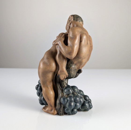 Image 1 of Satyre, femme et raisins Sculpture de Kai Nielsen pour Bing & Grøndahl 1910S