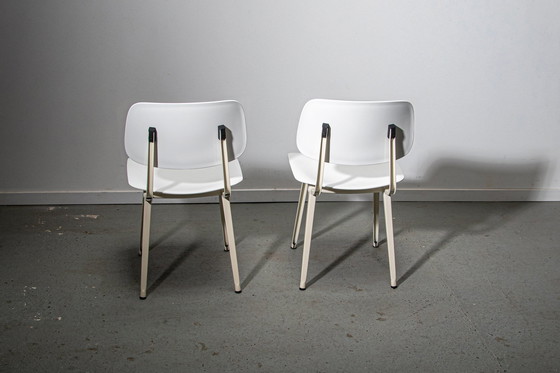 Image 1 of 2X Chaises Revolt Designées par Friso Kramer pour Ahrend