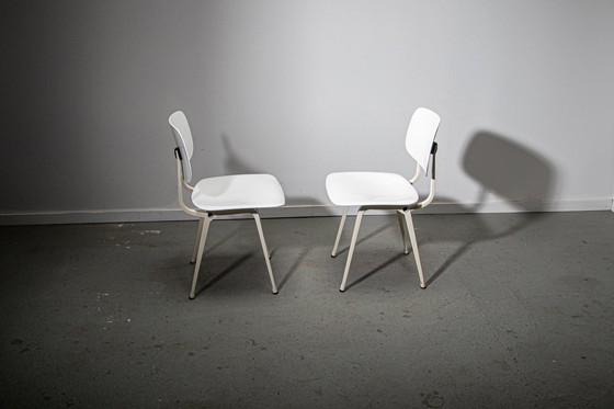 Image 1 of 2X Chaises Revolt Designées par Friso Kramer pour Ahrend