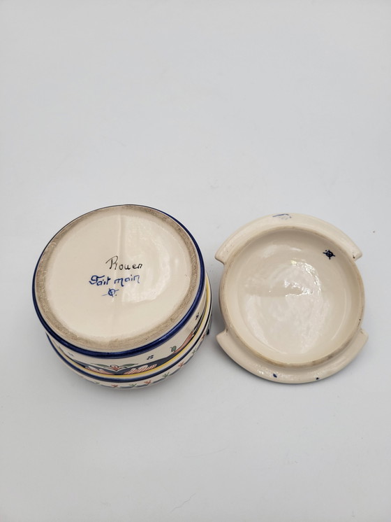 Image 1 of Pot Avec Couvercle En Porcelaine De Rouen