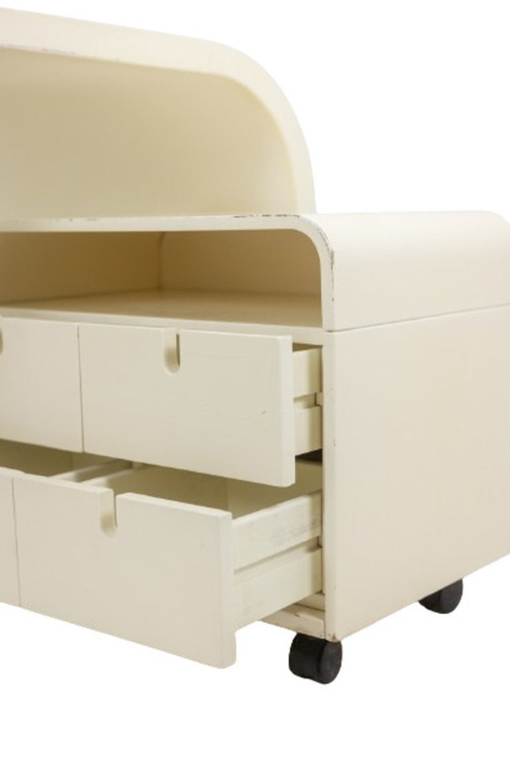 Image 1 of Bureau Et Son Cartonnier En Contreplaqué Laqué Blanc. Années 1970.