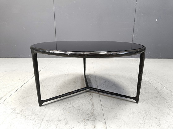 Image 1 of Table basse brutaliste à trépied rond, 1970S