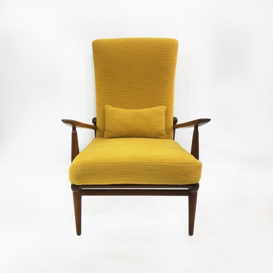 Image 1 of Fauteuil vintage en bois de noyer et tissu jaune, Angleterre 1960