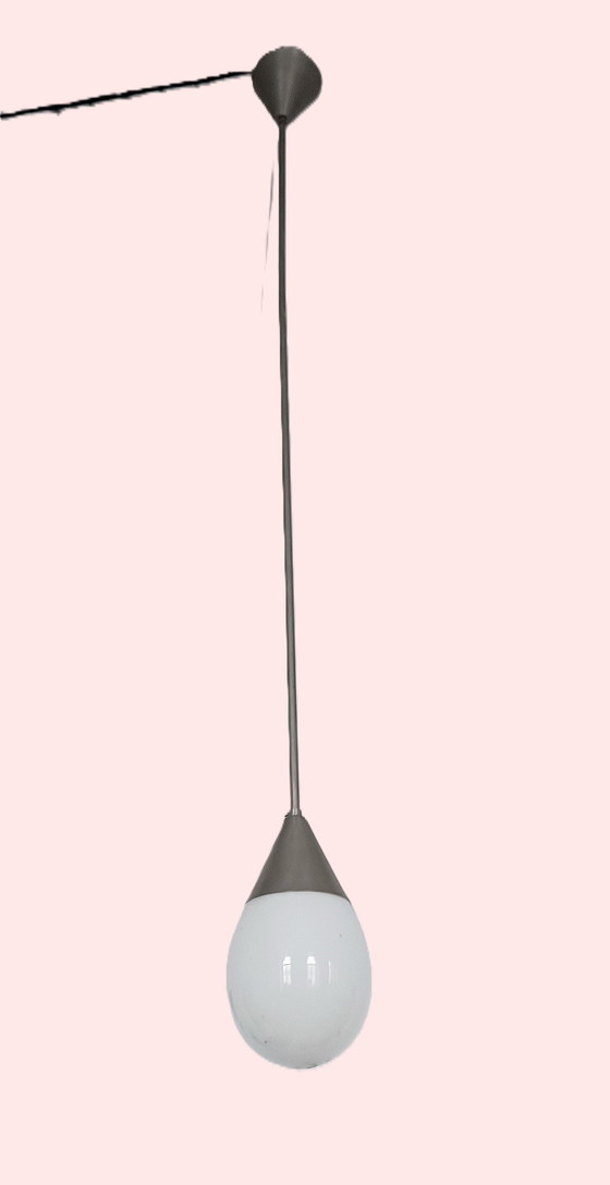 Image 1 of Deux lampes pendantes vintage en forme de goutte d'eau