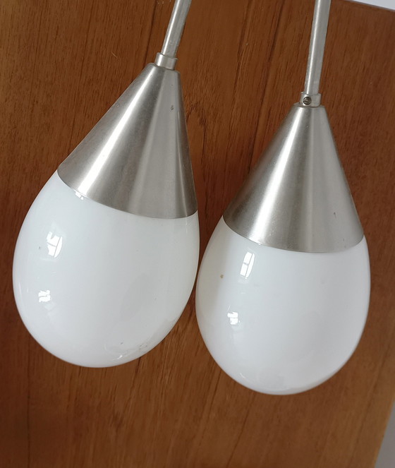 Image 1 of Deux lampes pendantes vintage en forme de goutte d'eau
