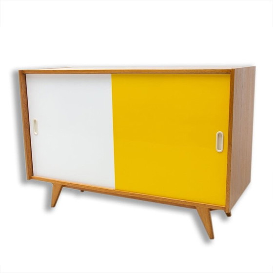 Image 1 of Buffet vintage en hêtre "U-452" par Jiří Jiroutek, Tchèque 1960