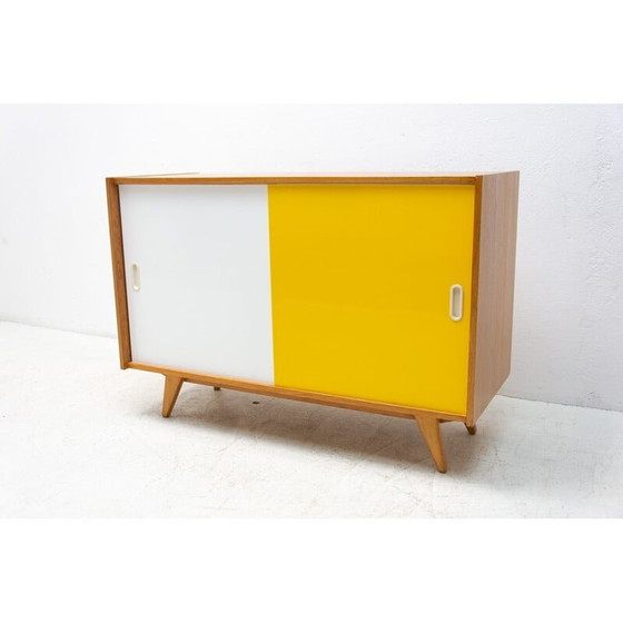 Image 1 of Buffet vintage en hêtre "U-452" par Jiří Jiroutek, Tchèque 1960