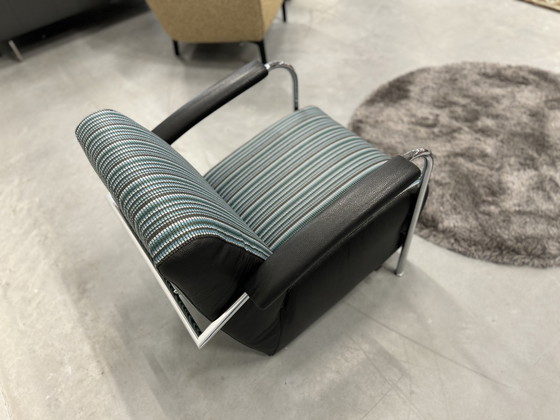 Image 1 of Leolux Scylla Armchair Black Leather Belluno Fabric