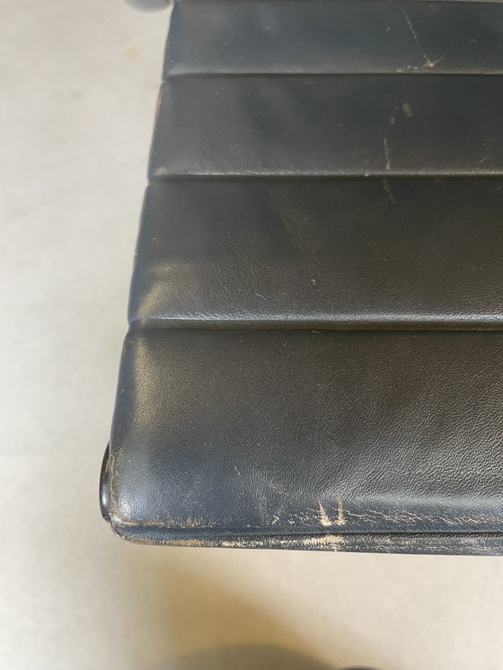 Image 1 of 4X Vitra Eames Ea 108 Chair Cuir vert/piétement anthracite