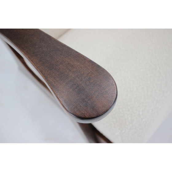 Image 1 of Fauteuil Wing vintage en hêtre et laine bouclée, Tchécoslovaquie 1940
