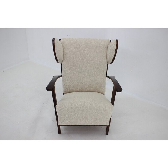 Image 1 of Fauteuil Wing vintage en hêtre et laine bouclée, Tchécoslovaquie 1940