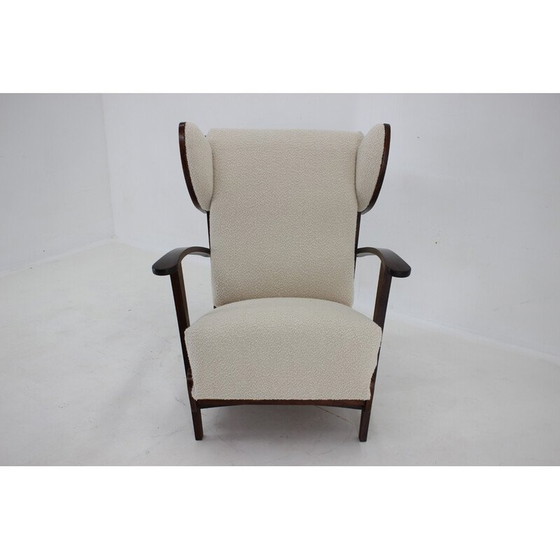 Image 1 of Fauteuil Wing vintage en hêtre et laine bouclée, Tchécoslovaquie 1940