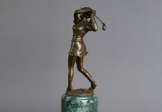 Image 1 of Statue de joueur de golf en bronze