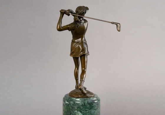 Image 1 of Statue de joueur de golf en bronze