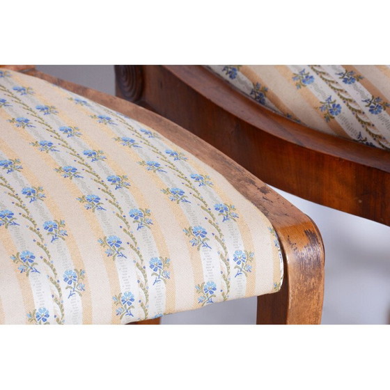 Image 1 of Ensemble de 4 chaises vintage en chêne et noyer, Autriche 1820